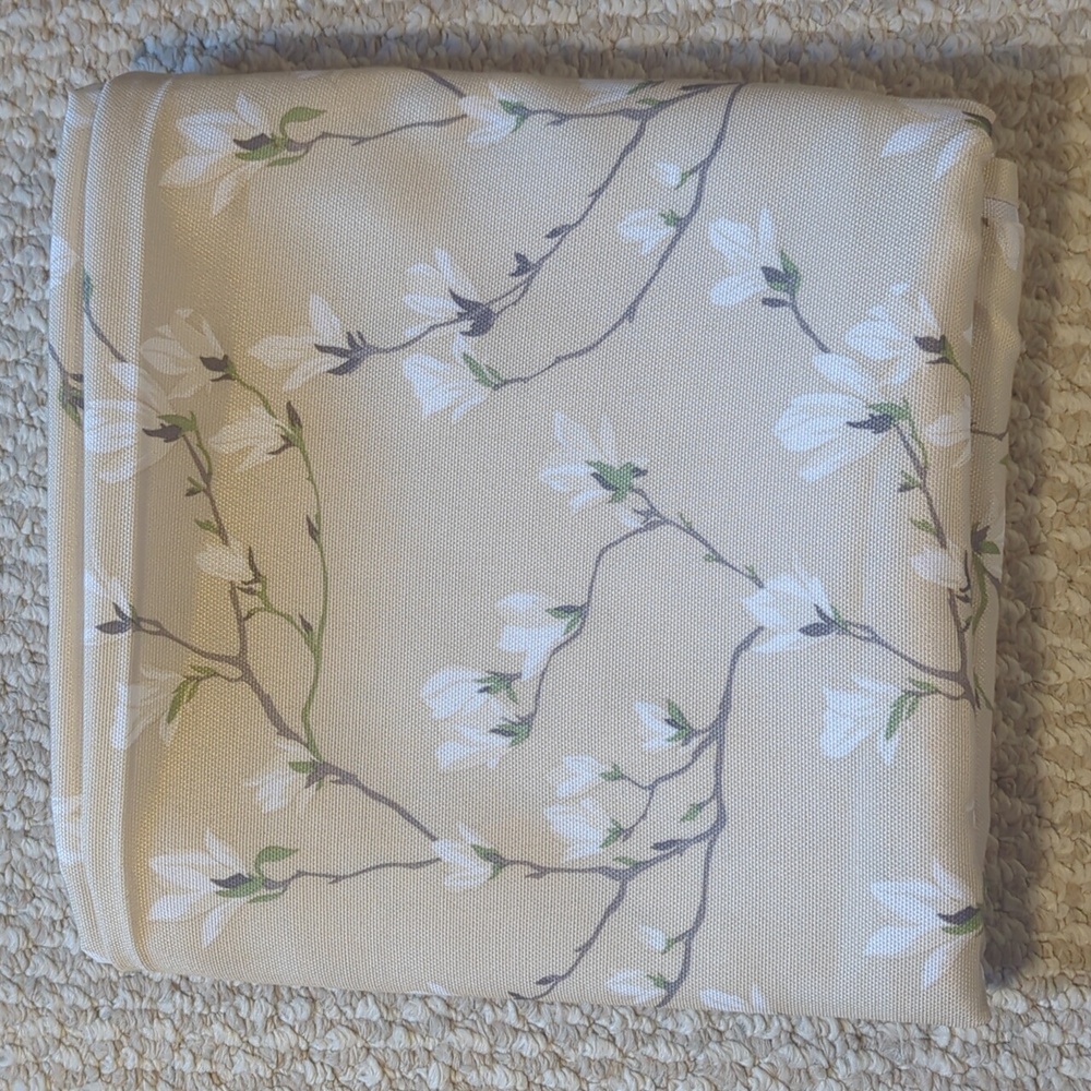 Laura Ashley tablecloth 60x80 rectangle polyester Magnolia Grove cream a…